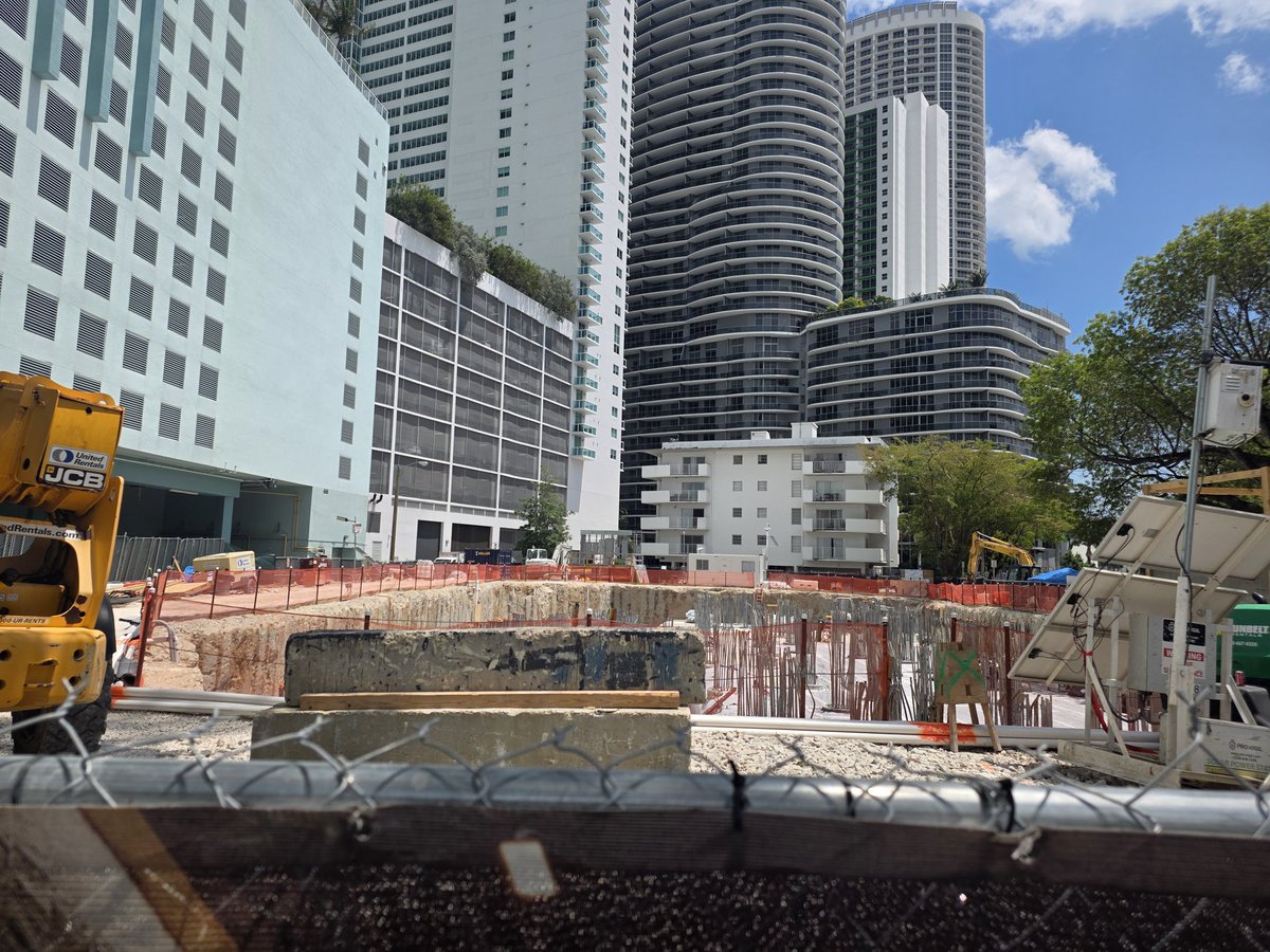 volvoshine's tweet image. Edge House going deep 👀
#miami #realestate