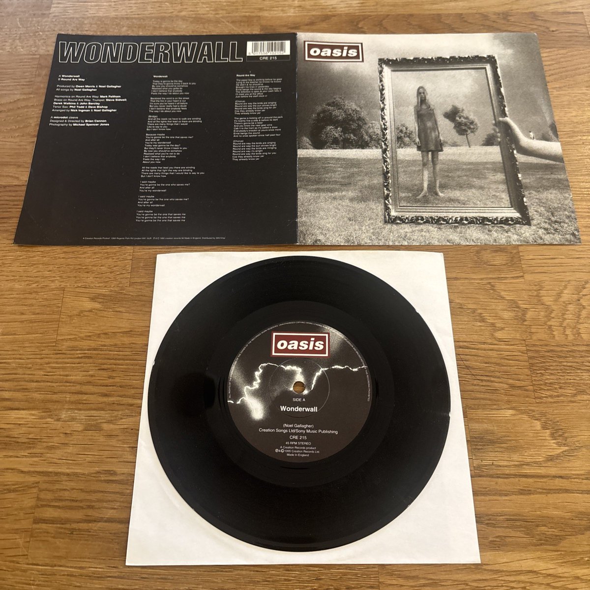 Peak90s's tweet photo. Oasis Vinyl - Original 1995  7" Single - Wonderwall - Liam Noel Gallagher  
🔗 https://t.co/uv8dSLqzL0  
 #ad https://t.co/Ib7rpKIV8V