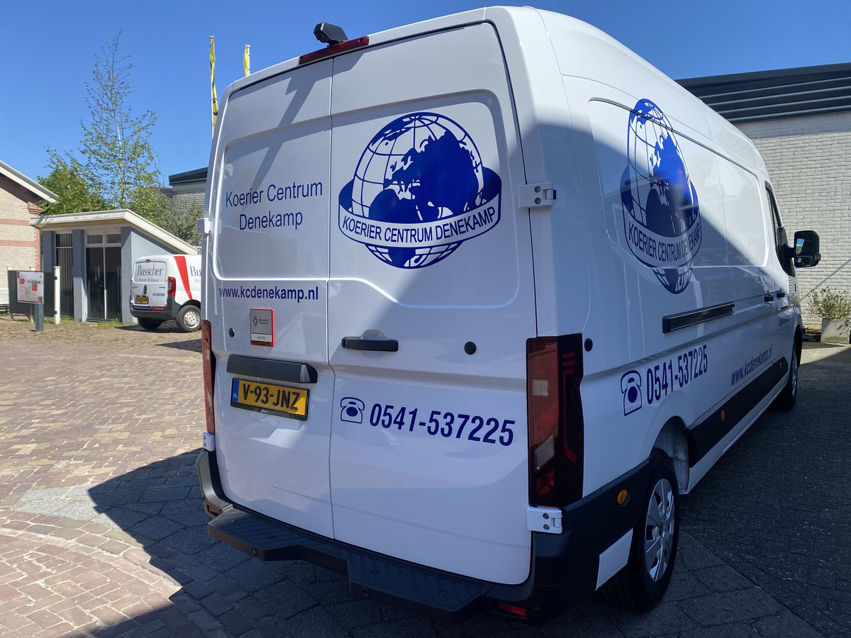 Sportsign's tweet image. @kcdenekamp heeft een nieuwe bedrijfsbus. De Renault master is netjes door ons in huisstijl beletterd #autoreclame #sign #autobelettering