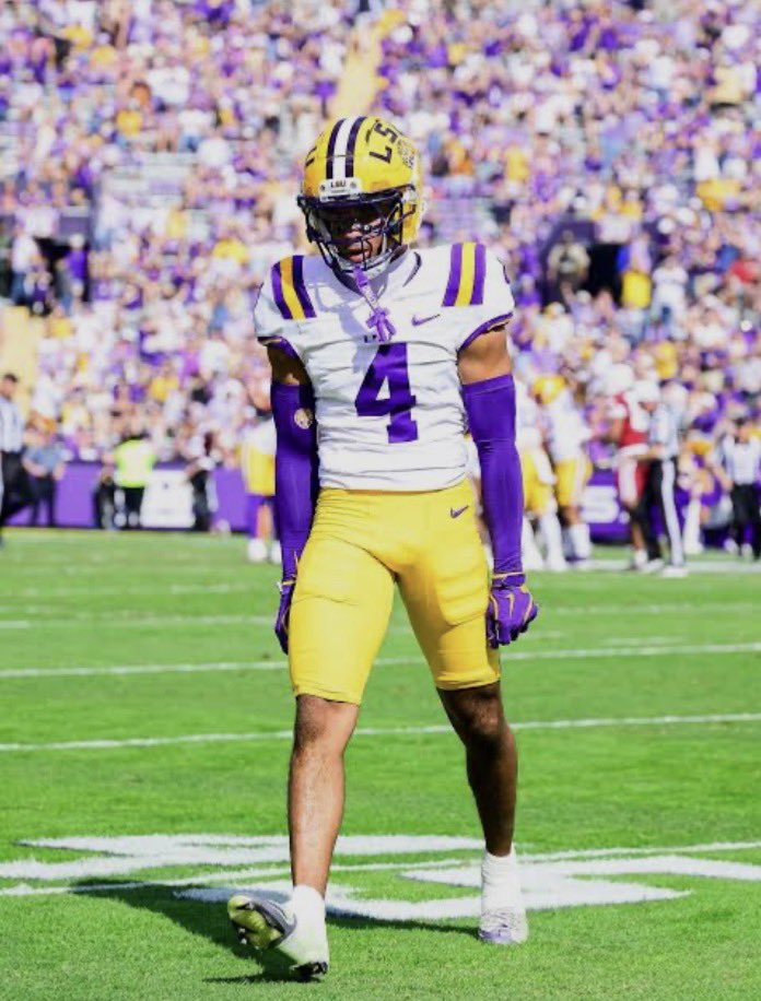 Kameron7Grisby's tweet image. Wow! Blessed to receive an offer from Louisiana State University🐯#AGTG 
@CoachCRaymond 
@JeritRoser 
@TomLoy247 
@Rivals 
@247recruiting 
@lamar1brown 
@RecruitLouisian 
@PrepRedzoneLA 
@ChadSimmons_ 
@LAvsAllYall 
@On3