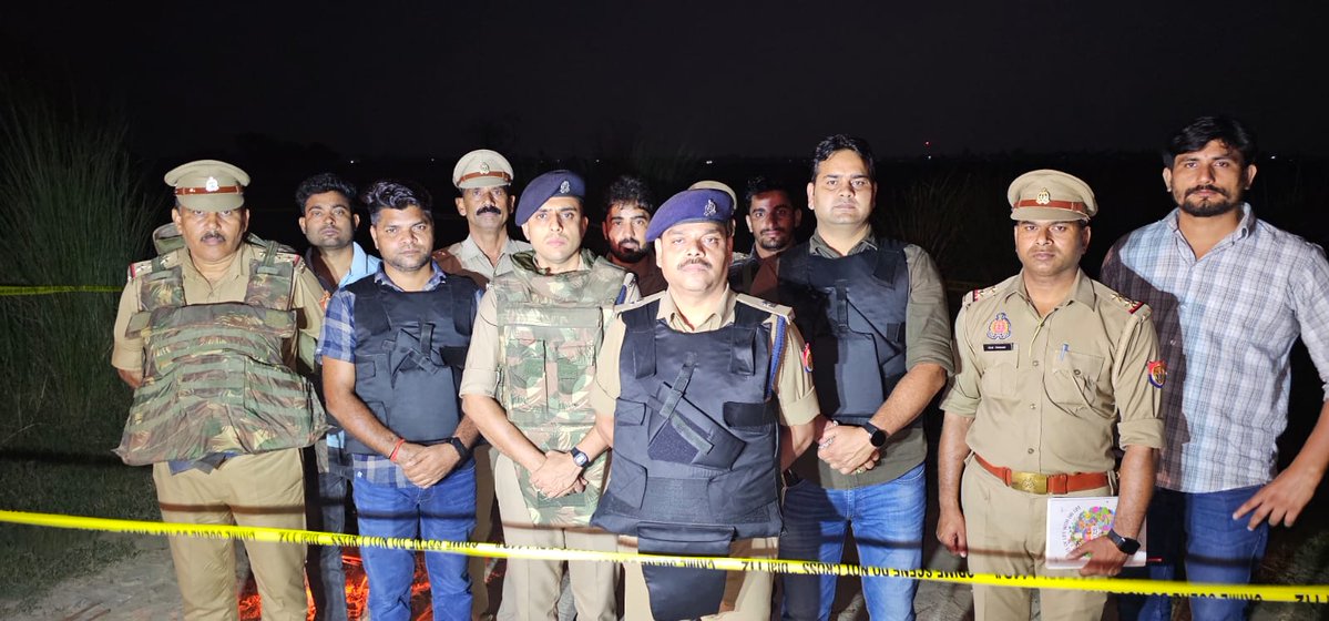 auraiyapolice's tweet image. #SP_AURAIYA द्वारा अपराध एवं अपराधियों के विरुद्ध चलाये जा रहे अभियान के क्रम में थाना बिधूना/स्वाट संयुक्त की टीम द्वारा चैकिंग के दौरान धोखाधड़ी कर मो0 सा0 पर बैठाकर पीड़ितों की जेब काटने की घटना कारित करने वाले 03 अभि0गण को पुलिस मुठभेड के पश्चात किया गया गिरफ्तार।
#UPPolice