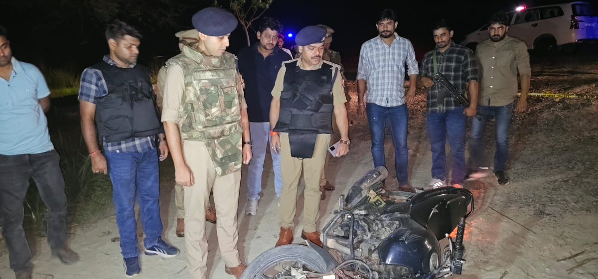 auraiyapolice's tweet image. #SP_AURAIYA द्वारा अपराध एवं अपराधियों के विरुद्ध चलाये जा रहे अभियान के क्रम में थाना बिधूना/स्वाट संयुक्त की टीम द्वारा चैकिंग के दौरान धोखाधड़ी कर मो0 सा0 पर बैठाकर पीड़ितों की जेब काटने की घटना कारित करने वाले 03 अभि0गण को पुलिस मुठभेड के पश्चात किया गया गिरफ्तार।
#UPPolice