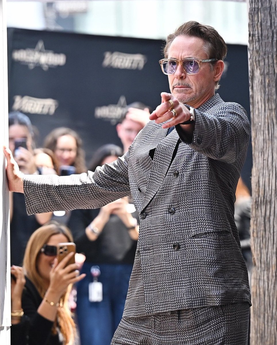 JuanmadelaPoza's tweet image. #EmilyBlunt y #StanleyTucci fueron homenajeados este 30 de abril de 2026 con la develación de sus estrellas en el icónico Paseo de la Fama de Hollywood. La celebración reunió a figuras importantes de la meca del cine como #RobertDowneyJr.