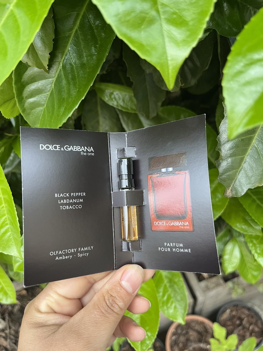 moradz2018's tweet photo. Dolce gabbana the one
DOLCE &amp; GABBANA the one
Parfum pour homme
Avec des notes revigorantes et raffinées : l'orange tarocco sucré et la fraîcheur du pamplemousse et la sauge sclarée.
@Influenster @dolcegabbana #parfum #parfumhomme #test  #produitoffert #ambre #boisee https://t.co/Y4eySYMO0p