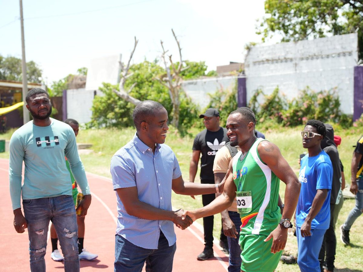 JamaicaConstab's tweet image. #HappeningNow Commissioner of Police, Dr Kevin Blake has arrived at the Area 4 Police Athletic Championship, which is in full swing at the Kingston College Football Field in Kingston. 

St Andrew Central is aiming to retain its title as the corporate area champion.