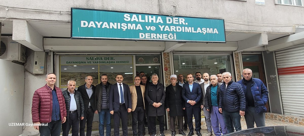 AkKcekmece's tweet photo. İl Yönetim Kurulu Üyemiz Babür Baycan, İlçe Başkan Yardımcılarımız Harun Raşit Cebeci, Fatih Kuş, Yasin Şahin ve Yönetim Kurulu Üyelerimizle birlikte, Saliha-Der Dayanışma ve Yardımlaşma Derneği’ni ziyaret ederek kıymetli yöneticileriyle bir araya geldik.

Toplumsal dayanışmayı güçlendiren dernek çalışmaları üzerine verimli istişarelerde bulunduk. 

Nazik ev sahiplikleri ve samimi misafirperverlikleri için dernek yönetimine teşekkür ediyor, çalışmalarında başarılar diliyoruz.