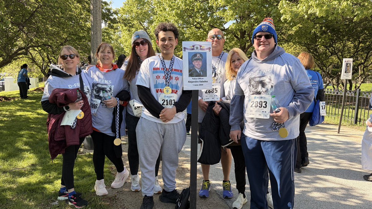 Chicago_Police's tweet image. Thank you to everyone who participated, supported and volunteered at Saturday's Run to Remember to honor the lives of our fallen officers by ensuring their legacies are never forgotten.