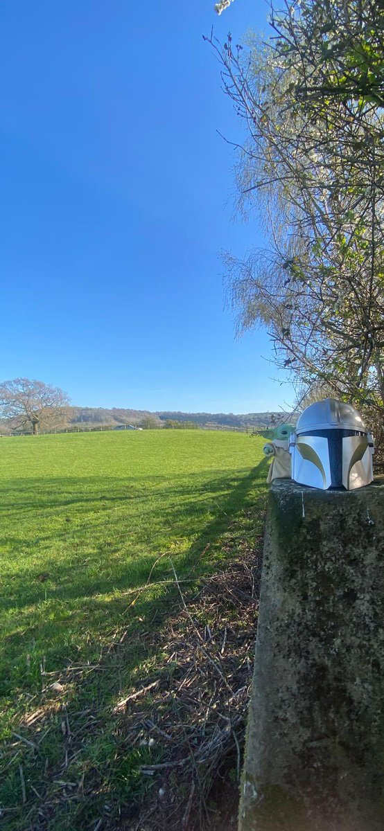 GlamorganMando's tweet image. Pen Ty-Wilson 🏔️🏴󠁧󠁢󠁷󠁬󠁳󠁿 #113 This is the Way… #wales #monmouthshire #llangwm #trigpoint #ordnancesurvey #MandalorianAndGrogu #starwars #DisneyPlus #adidasOriginals #iphone