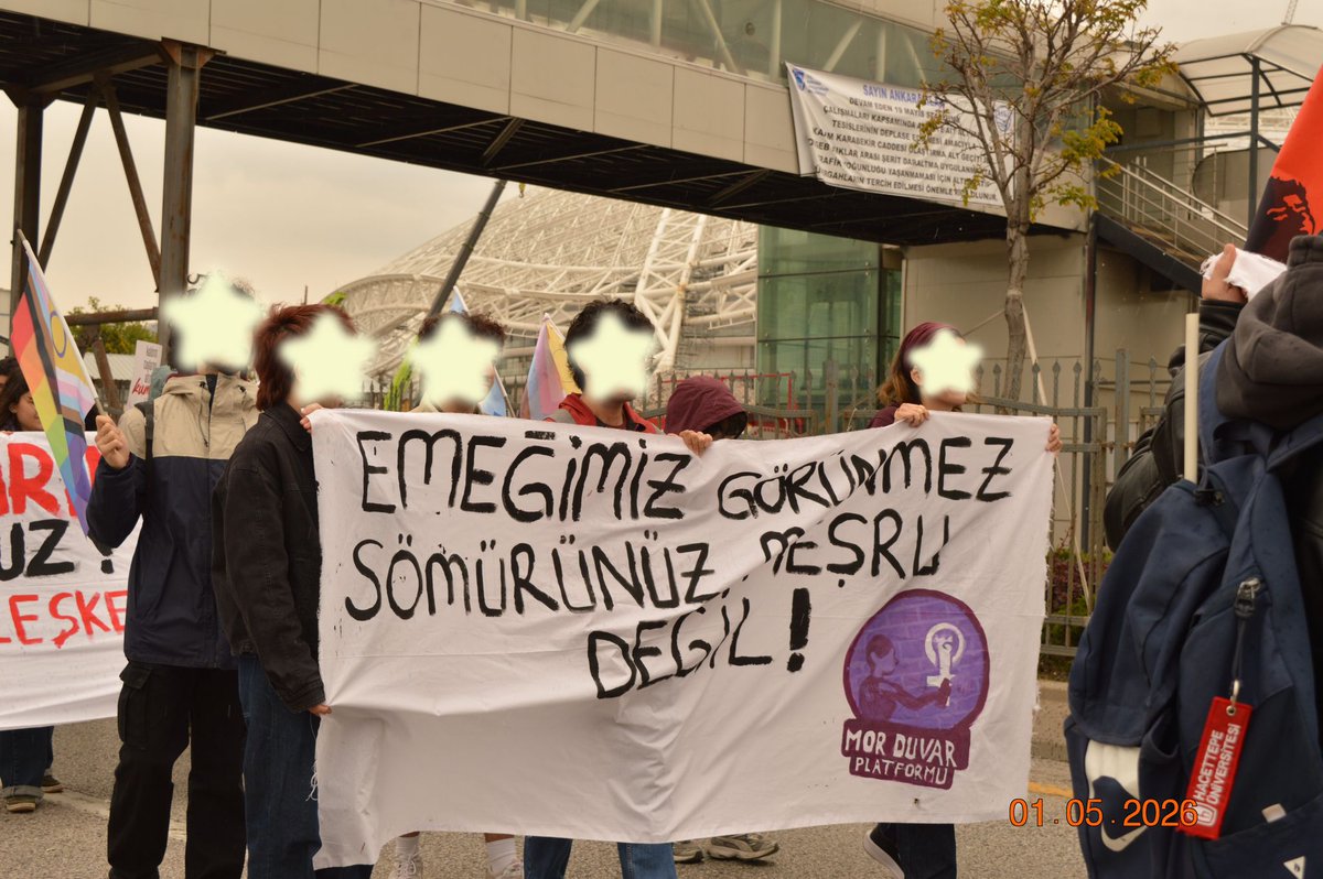 platformorduvar's tweet photo. 1 Mayıs'ta Hacettepe kortejiyle kadın ve lubunyalar olarak alandaydık. 
Bu sistemin bize katlayarak dayattığı sömürü ve baskıya alışmayacağız. 
Mücadelemizi meydanlarda, kampüslerde ve yaşamın her alanında sürdürmeye devam edeceğiz.

EMEĞİMİZ GÖRÜNMEZ SÖMÜRÜNÜZ MEŞRU DEĞİL! https://t.co/KvBeYzvqVY