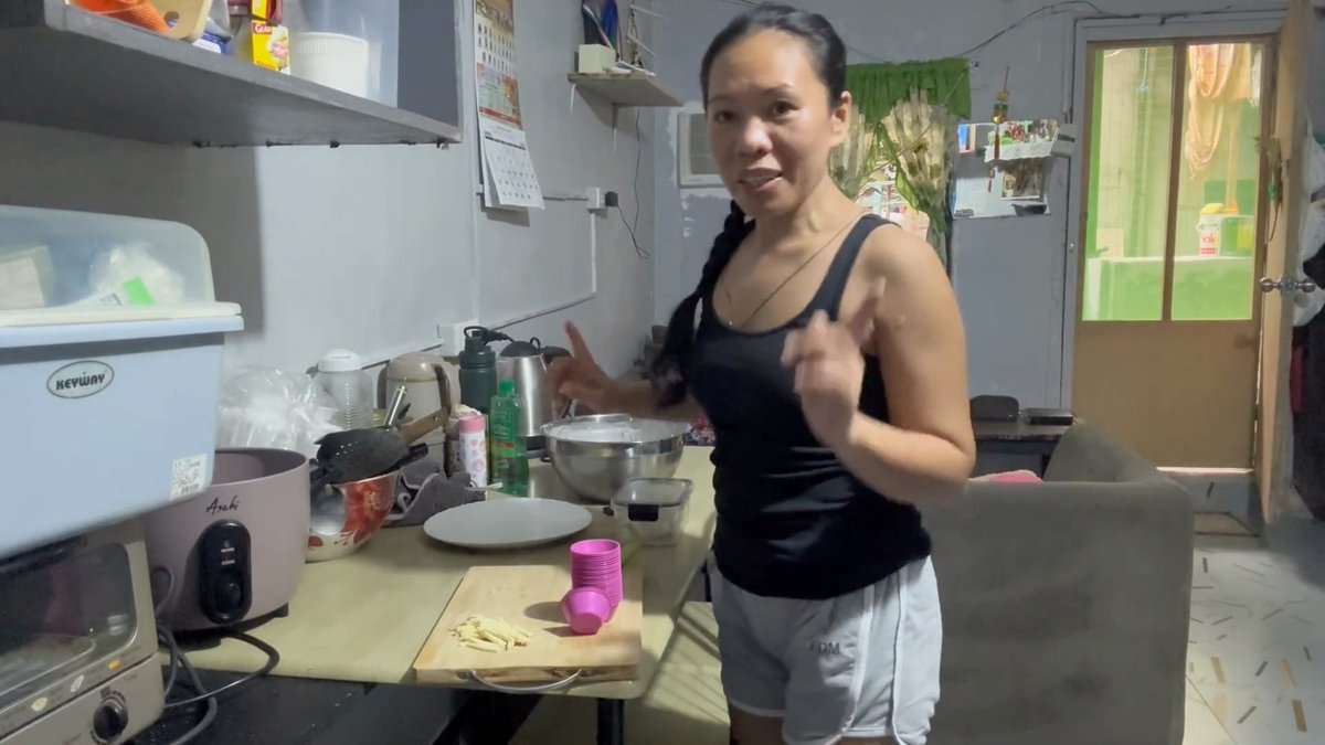GenQuimba's tweet photo. I got a special order this weekend, and so you can see me preparing Puto Cheese for my customers! 🧀🍥 Nothing beats homemade – soft, fluffy, and full of cheese. Want some? 😊
#PutoCheese #SpecialOrder #HomemadeGoodness #PinayFoodie https://t.co/y2NeJ0MczD