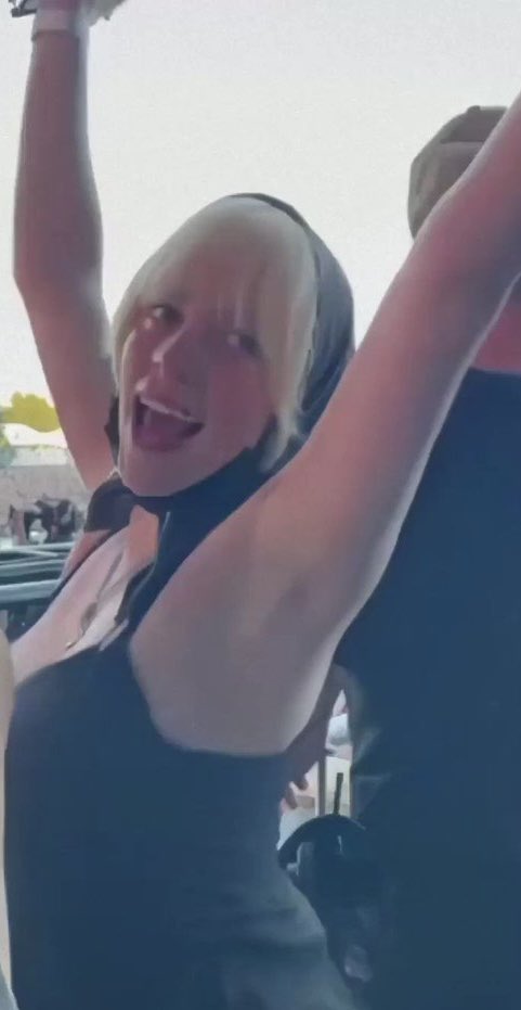 CELEBRITIES ARMPITS tweet media