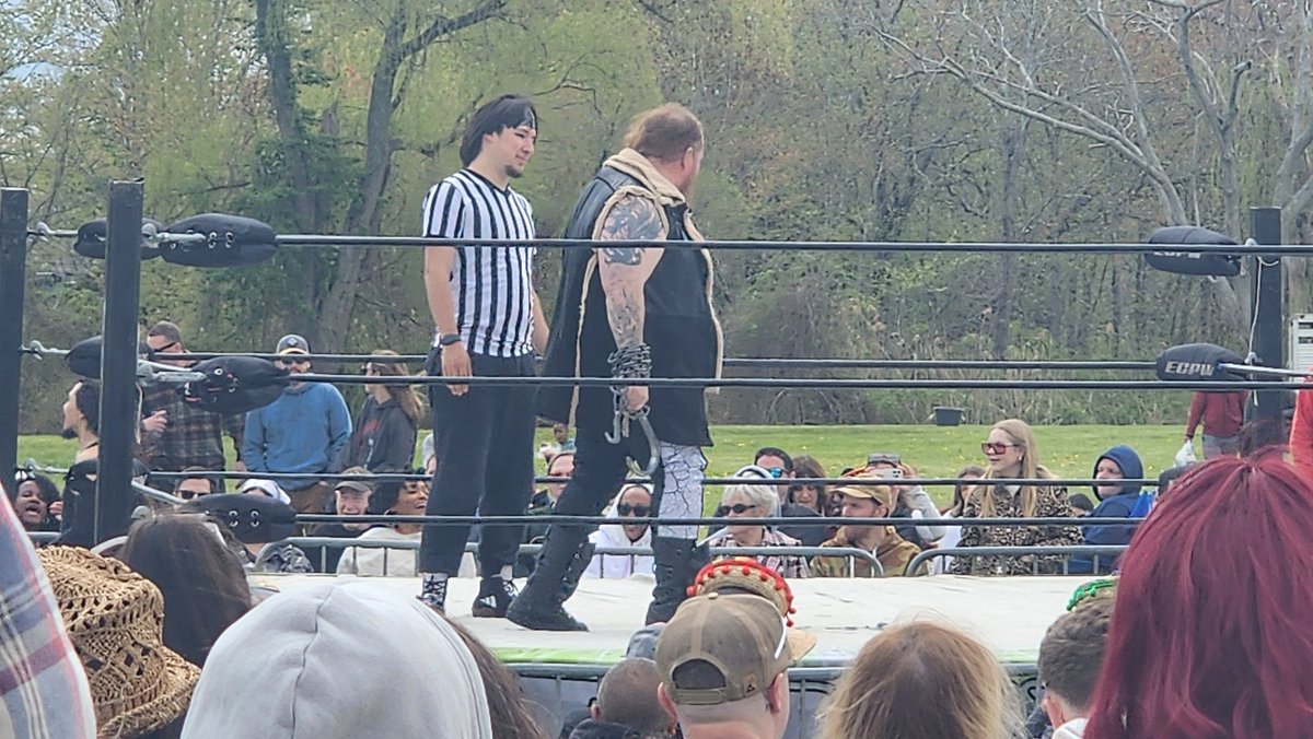 hindenblewp's tweet photo. Taco fest wrasslin, a good day https://t.co/81hgE8E8AZ