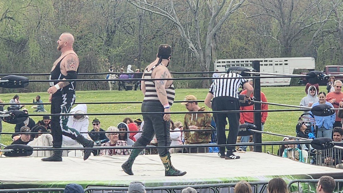 hindenblewp's tweet photo. Taco fest wrasslin, a good day https://t.co/81hgE8E8AZ