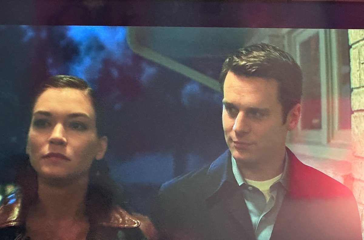 shesgoneawayy's tweet image. She’s a bitch, but I love the way he looks at her #mindhunter