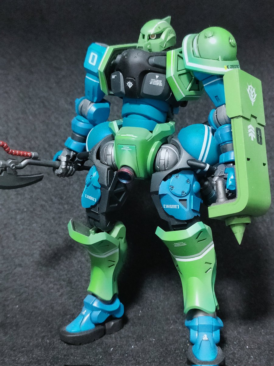 Barricade_Base's tweet photo. #同じプラモを何体も作るやつは病気
元は全部同じだけどさ。同じものができたためしがない https://t.co/G8mII1QeTy