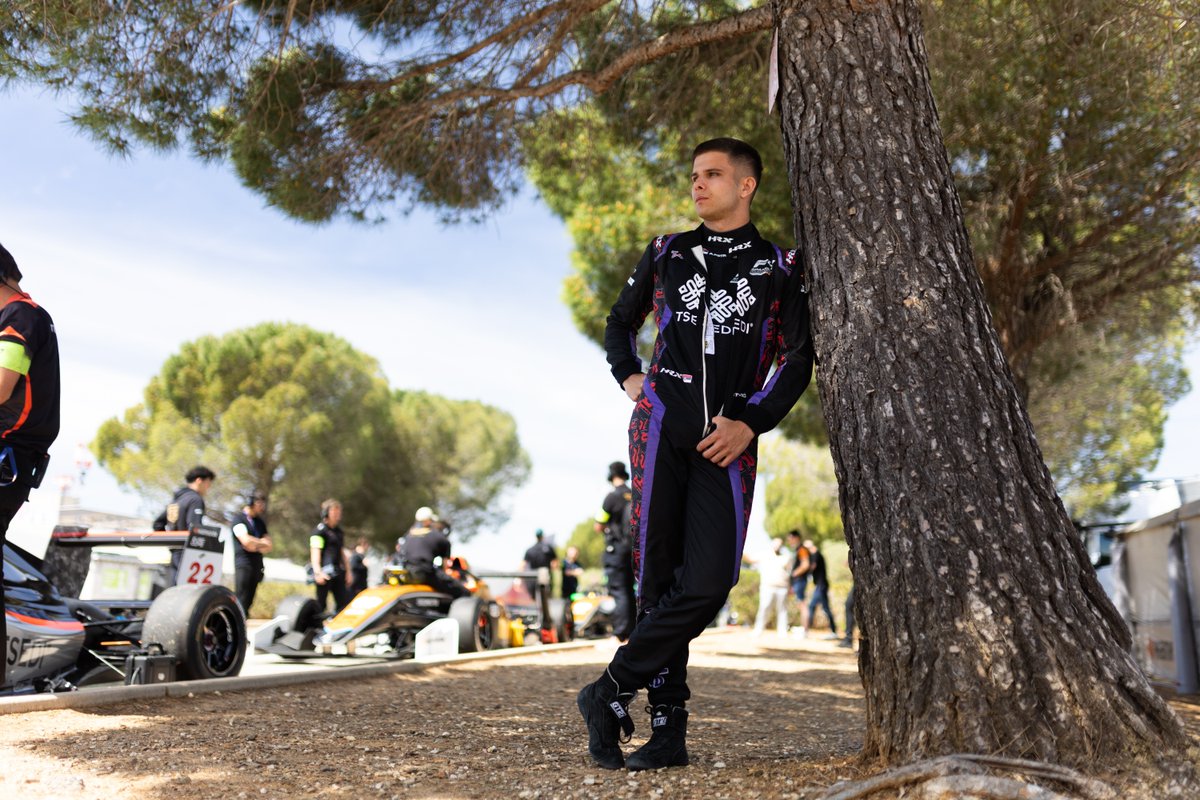 tecnicar_racing's tweet photo. Those pre-grid moments at Paul Ricard just feel different
πΈ @fotocar13
π± @vinyi_arnau96
#E3 #E4 #Eurocup3 #Eurocup4 #F4Spain #SpanishF4 #TecnicarByAMTOG #TCode #RoadToF1 #SingleSeaters #WeLiveForRacing https://t.co/dzqzTZLC4q