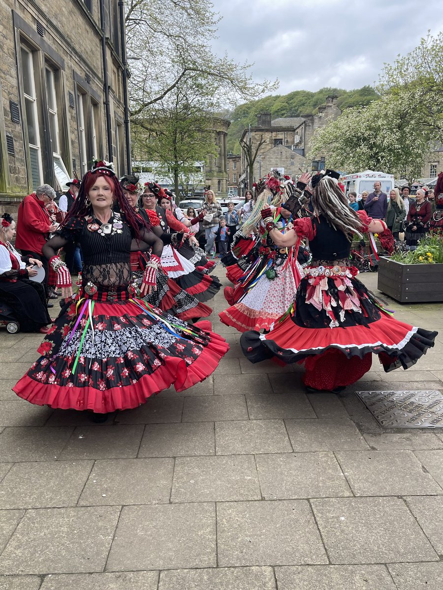 shrewsmorris's tweet image. #Todmorden today, #Morris, #rapper and #clog dancing…….and more besides. Photos by @anitathorp 🪗💃🕺🎻