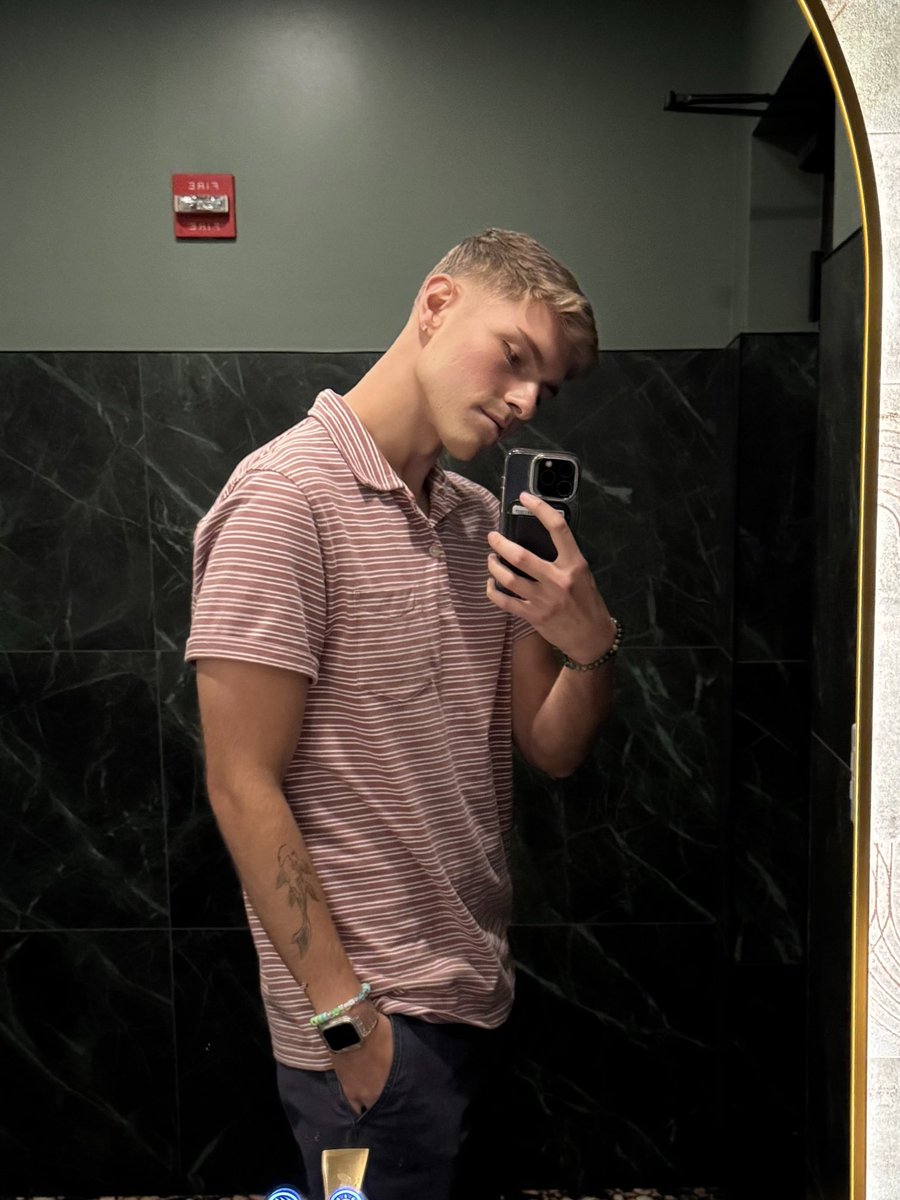 6’2” gas station boner pill 💊 tweet media