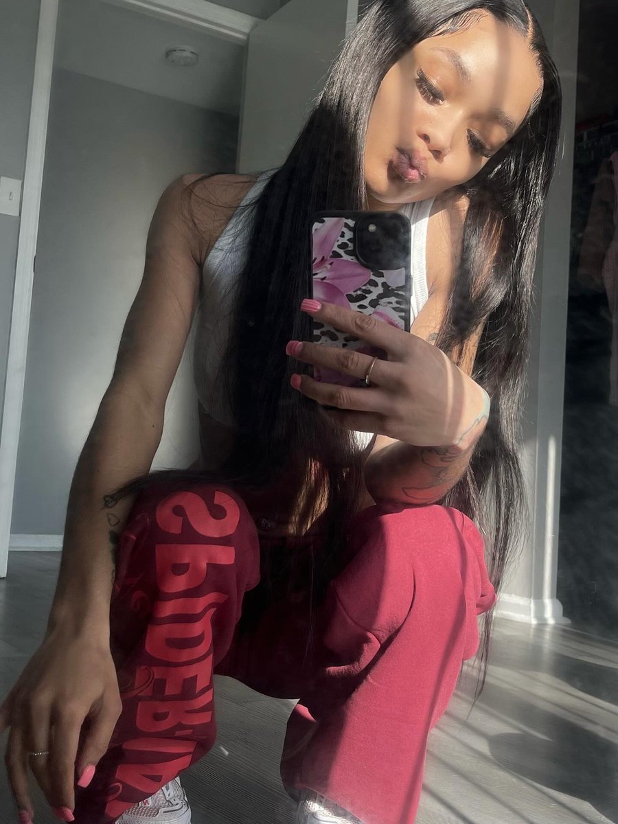 Mrs.HER tweet media