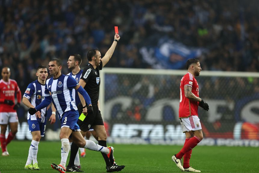 Profeta do Benfica tweet media