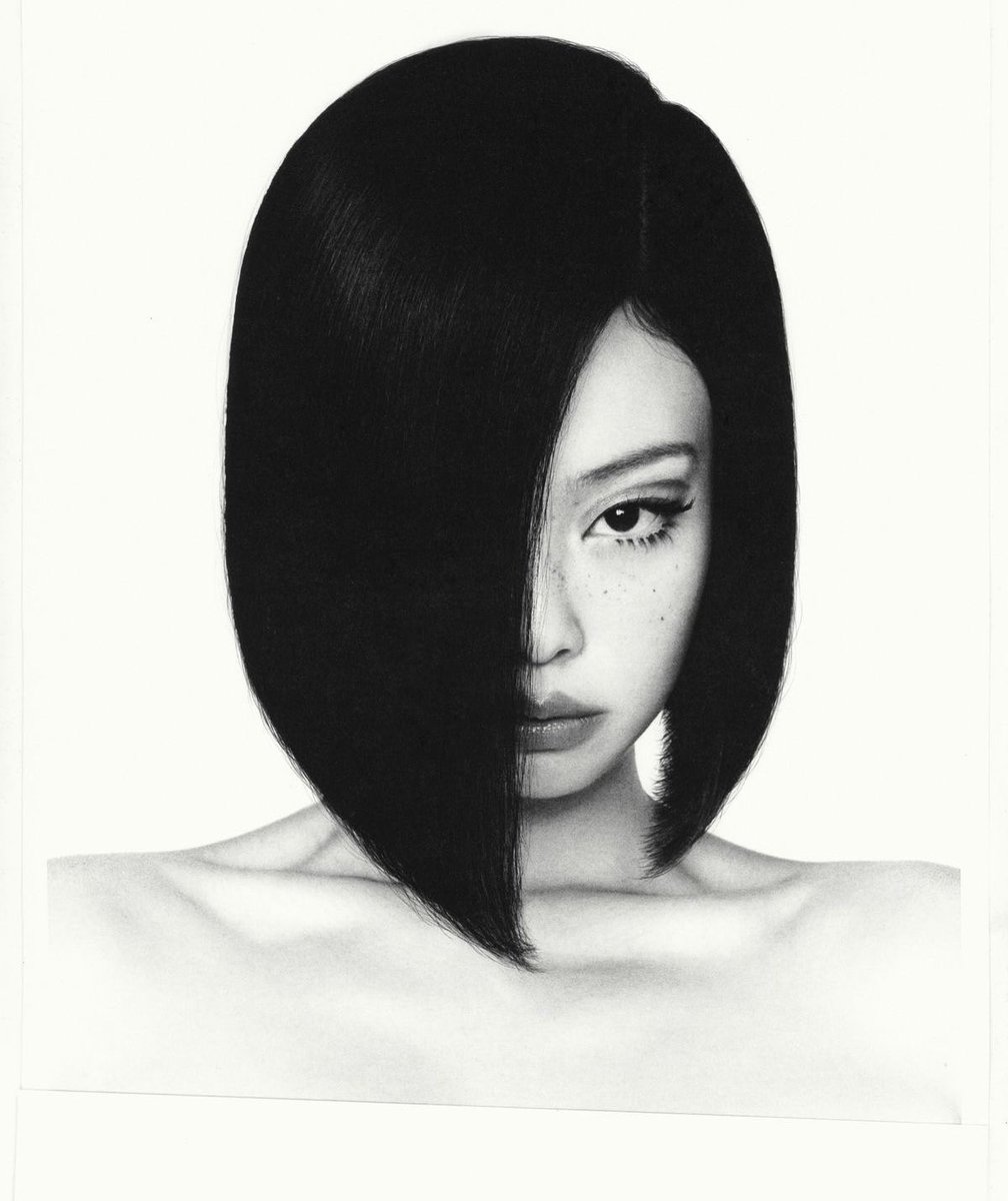 JENNIE Charts tweet media