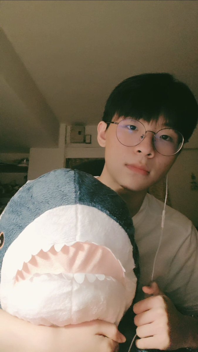 船長 tweet media