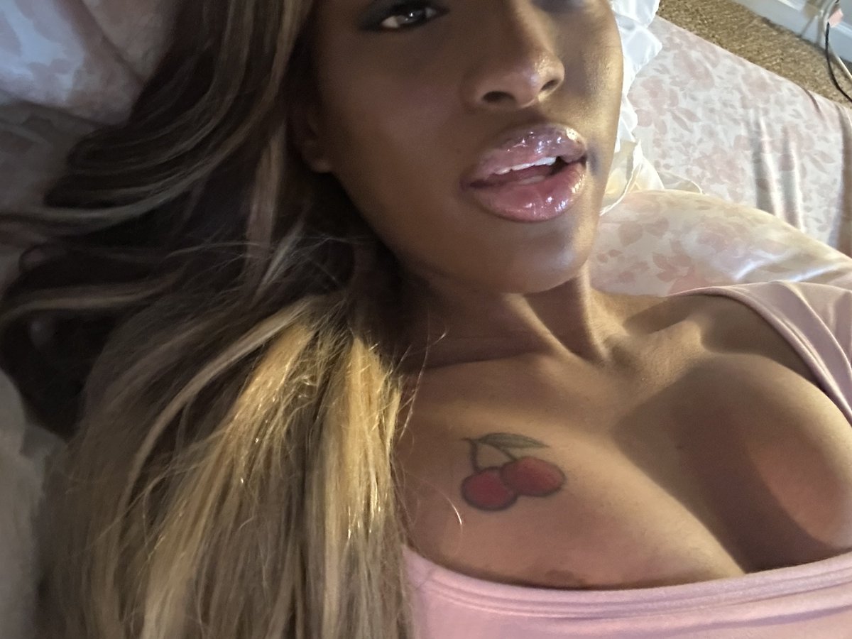 sweet caramel 🪡 (@sexyexalted) on Twitter photo 