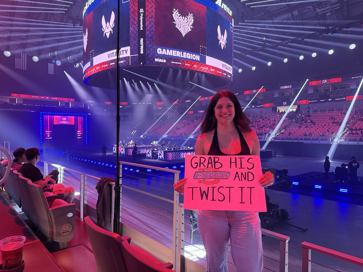 JustRaygun's tweet photo. Put me on the big screen 😤

#dickieserasure @BLASTEsports @BLASTPremier https://t.co/E8IflqOjkl