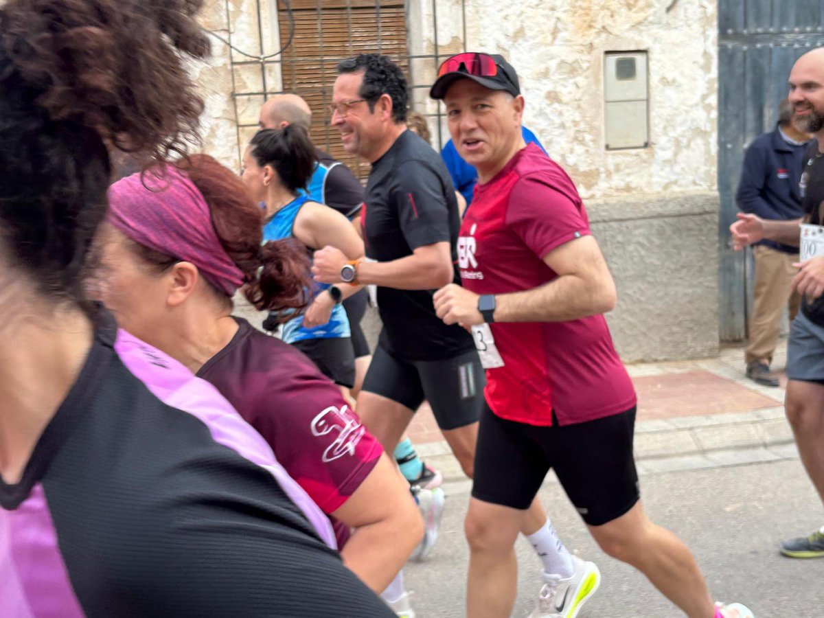 Selopezmanuel's tweet photo. Una tarde estupenda en la XVII Carrera Popular de Valdeganga en la que han participado casi 800 corredores. Buen ambiente en una nueva prueba del Circuito de Carreras Populares que cumple 25 años. https://t.co/zOeL9GDzrI