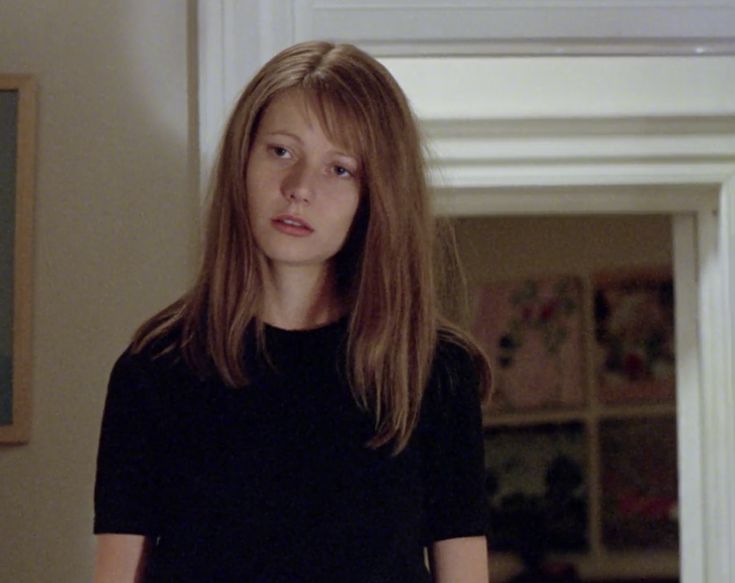 cinevow's tweet photo. Gwyneth Paltrow in Sliding Doors, 1998 (dir. Peter Howitt) https://t.co/tKZEz0rJgj
