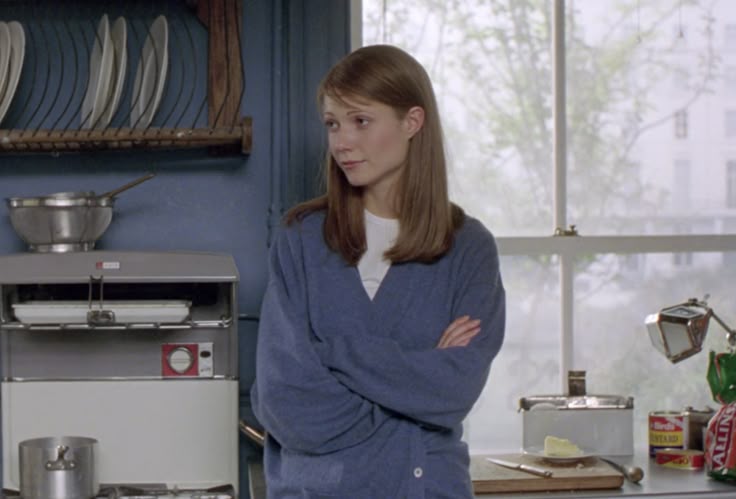 cinevow's tweet photo. Gwyneth Paltrow in Sliding Doors, 1998 (dir. Peter Howitt) https://t.co/tKZEz0rJgj