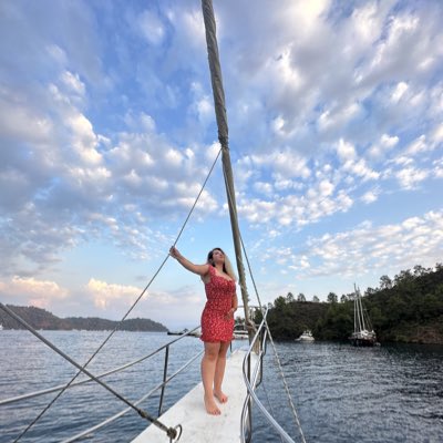 BusraTtn's tweet photo. #YeniProfilResmi https://t.co/RCtn1ZV2ar