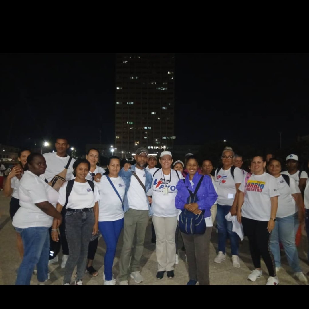 Yarijolin's tweet photo. Amaneciendo y celebrando. El 1ro de mayo llegamos hasta la Tribuna Antiimperialista a festejar el Día de los Trabajadores 🇨🇺🩺🥼🇨🇺 Estudiantes y Trabajadores de la Facultad Julio Trigo, celebraron unidos al pueblo arroyense https://t.co/pcfFhhQxUq