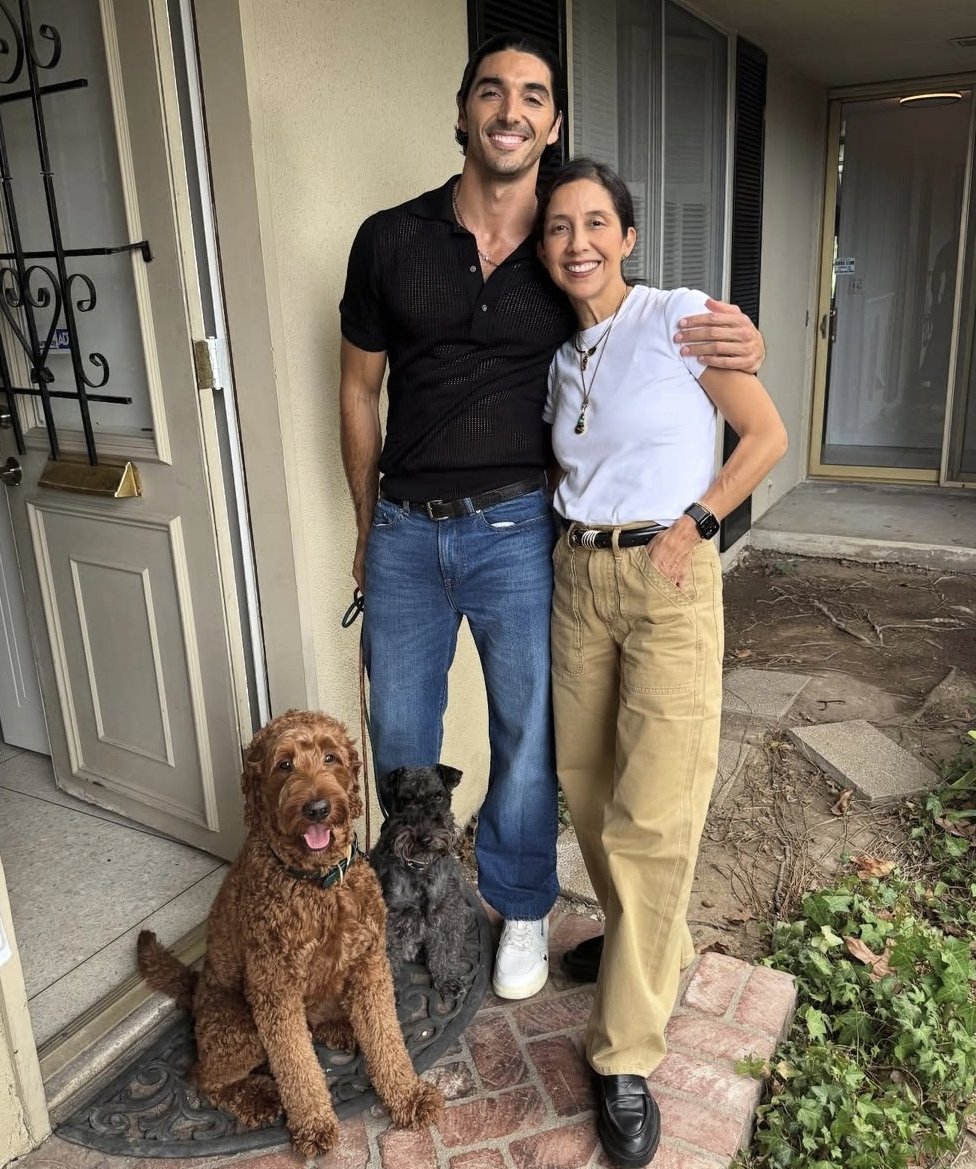 <a href="/kindleandbook/">DutchTZPfan 🇳🇱🌷🏳️‍🌈🏳️‍⚧️</a> <a href="/TheRealTZP/">TAYLOR ZAKHAR PEREZ</a> he has worn it before