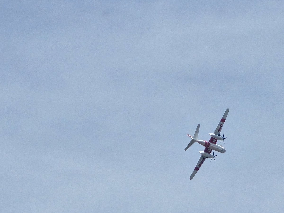 buell003's tweet image. Two wildfires close to Fallbrook, CA are being dealt with heavy air drops by CalFire. May 2, 2026 via Michael Jonathan Buell of the #DemocracyWatchNews Service. Map via WatchDuty: #MissionFire Along NB I-15, Between SR-76, Rainbow Valley Road, Pala Mesa in N. #SanDiegoCounty, CA.