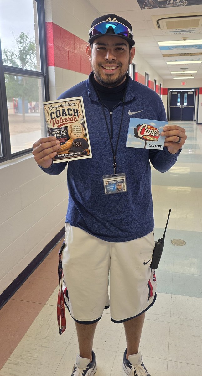 KWright_BMES's tweet image. Congratulations to Coach Valverde our Patriot Support Employee of the Year. Thank you for all you for our Patriots. @cvalverde_bmes #Patriotpride #TEAMWORK #TeamSISD