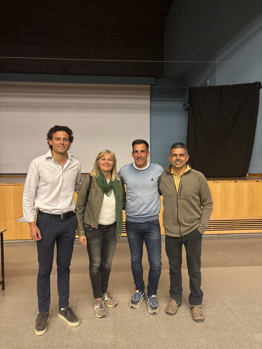 XavierEstradaF1's tweet image. Presentació d’“El partit que no veus” a Ponts.

Gràcies al club i a tots els assistents per aquesta estona tan especial. Parlem de benestar emocional com a base per rendir millor i, sobretot, per gaudir de l’esport. 💙 #educacio #esport #formacio #creixement #psicologia