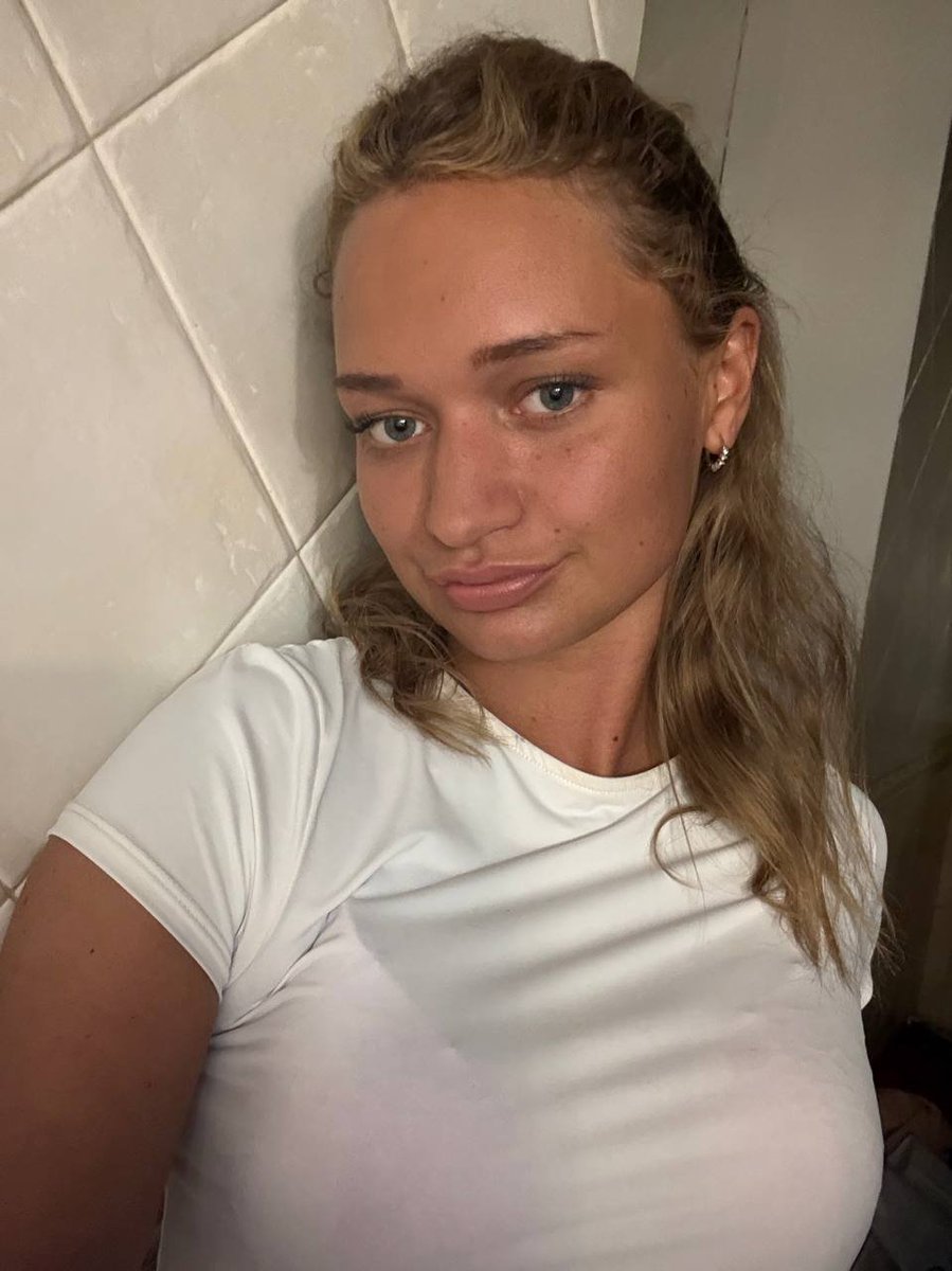 Anna Trapstar tweet media