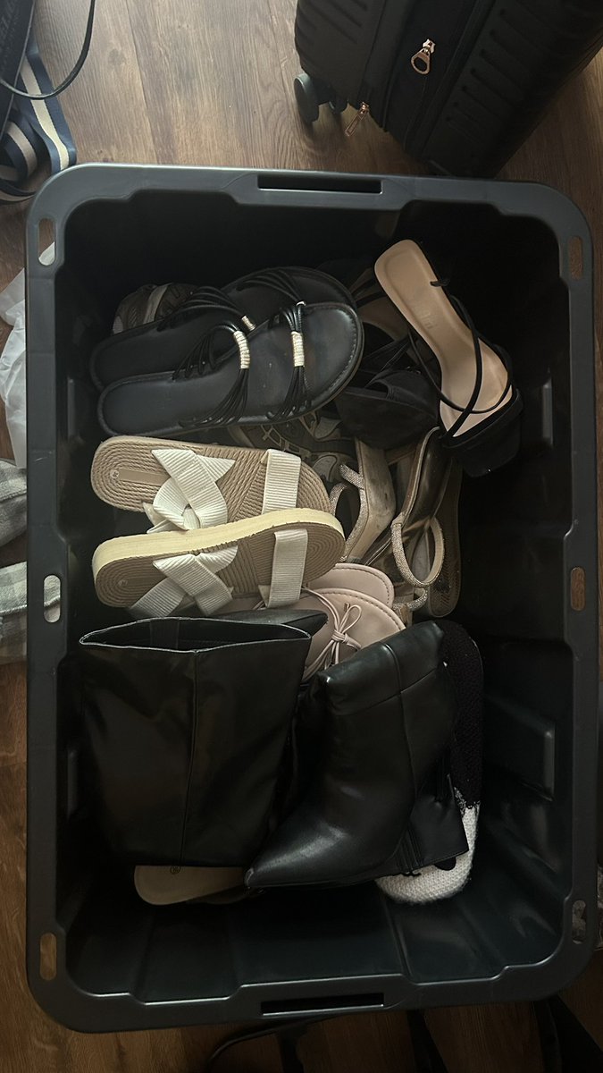 musedailydotcom's tweet image. #summer #packing