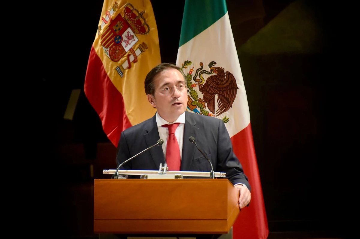 mexicotimes's tweet image. #Now
#Spain @MAECgob Min @jmalbares visited #Mexico for normalizing relations after years of tension. He met to sign Binational Commission, highlight cooperation, &amp;amp; discuss Democratic Memory Law. Visit seals rapprochement towards next Ibero-American Summit, Nov in #Madrid.
