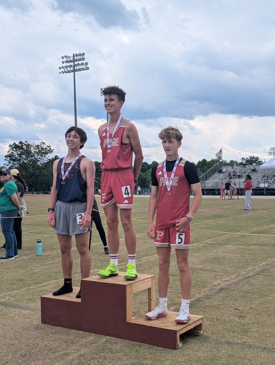 wcsPageMSdp's tweet image. Jack McLemore and Barret Tablak both qualified for STATE in the 800m!!! Barrett won the race and Jack finished in  3rd place! That's TWO runners on the podium at Sectionals!!! 💪🔥 #comPete #PantherPride @wcsWMAA