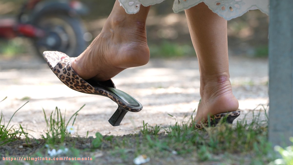 Real candid feet tweet media