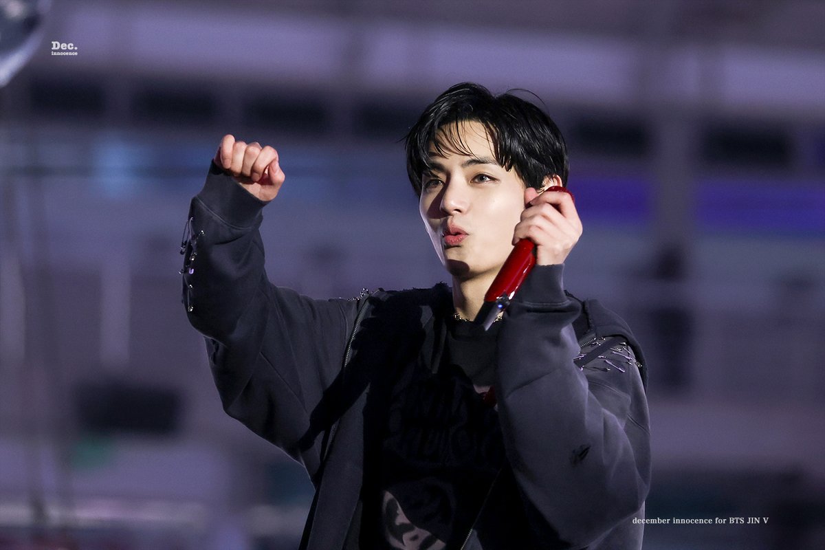 Dec_Innocence's tweet photo. 260411 BTS WORLD TOUR 'ARIRANG' IN GOYANG  
#뷔 #태형 #TAEHYUNG #방탄소년단 #BTS
@BTS_twt https://t.co/7Ejp1BmdvM