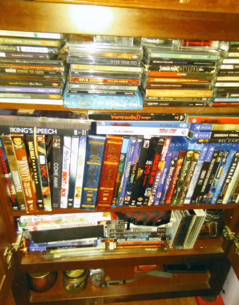 BlackNinjaMist's tweet image. To The peasants who cannot afford their own entertainment or personal library... I do NOT pity you or relate to you l.📖💿📚📀
If you have to rent a streaming service, them you might as well start gossiping. Because you don't OWN anything. 
#physicalmedia