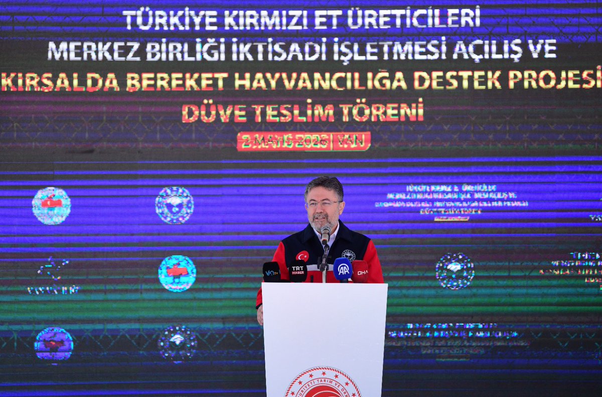 VAN YYÜ tweet media