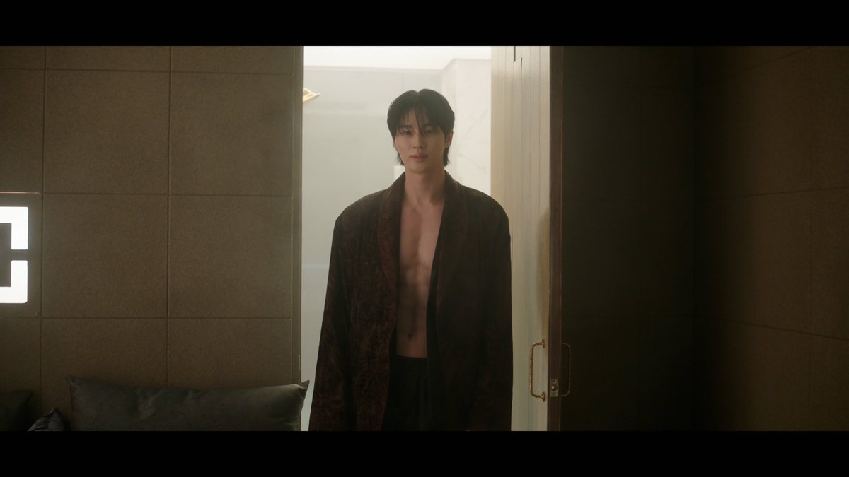 seasaltclouds's tweet image. lolllll this whole scene was peak #PerfectCrown #kdrama #21세기대군부인