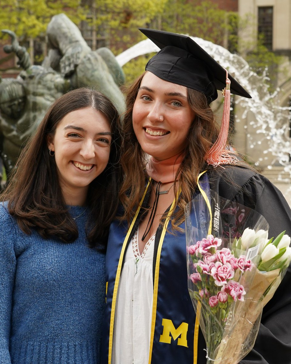 umichsph's tweet photo. Celebrating with the ones who made it possible. #GoBlue 😊
#Graduation #PublicHealth #UMichSPH #MGoBlue #ClassOf2026 https://t.co/7Z97Xc4uVW