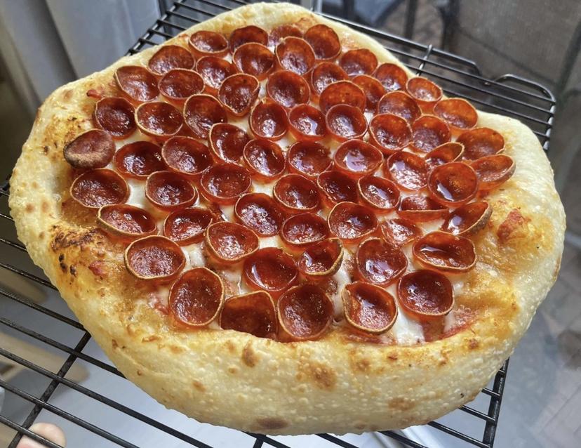 flazeray's tweet photo. @toastyfriez_ Pizza with too much pepperoni on it https://t.co/LbzZrMSUPG
