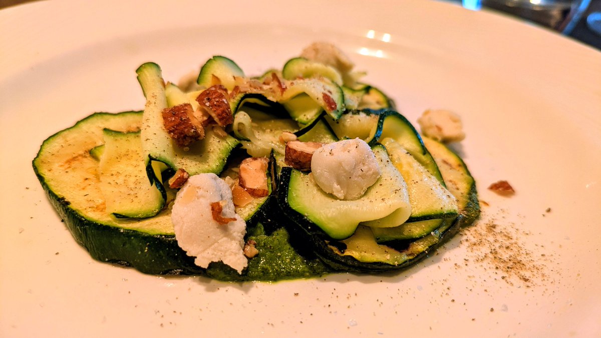 VeganOlive1's tweet image. Another cracking #Vegan dinner on @pandocruises Arvia..Honestly whoever the chef team is they need a big applause...👏👏 Food has awesome 😋🚢♥️🌱🌻👌