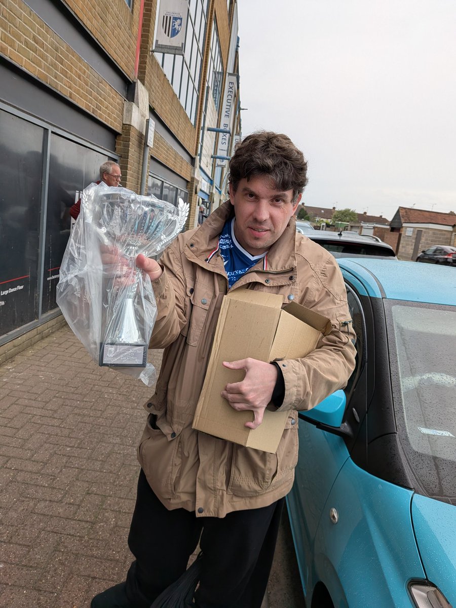 CixnWelch's tweet photo. Congratulations to @FOM_BLOG for supporter of the season!
Proud of you mate - well deserved!
#Gills https://t.co/WBz5yKtHIl